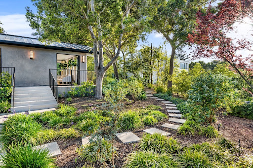 10 Simple Backyard Landscaping Ideas That Boost Property Values
